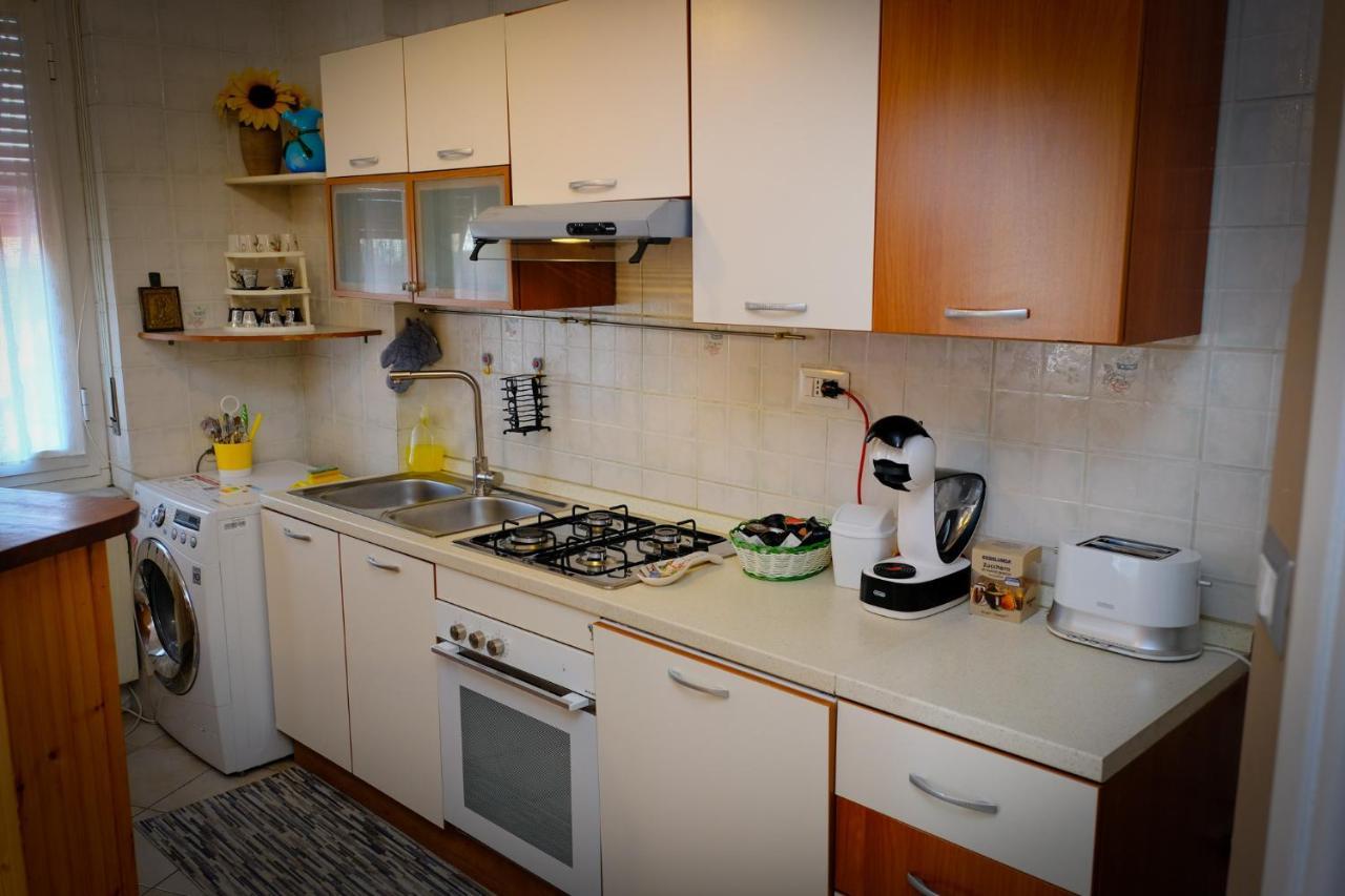 Appartamento Con Tre Camere - Zona Centrale อาเลสซานเดรีย ภายนอก รูปภาพ